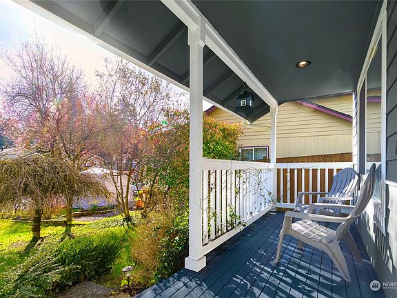 4th image of 7549 Carnival Place NW