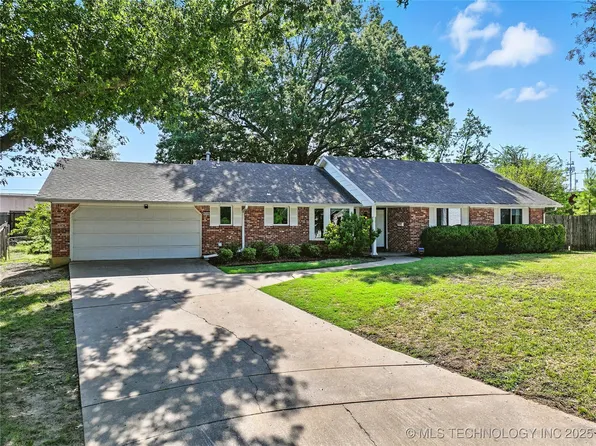 4949 S Maplewood Ave, Tulsa, OK 74135