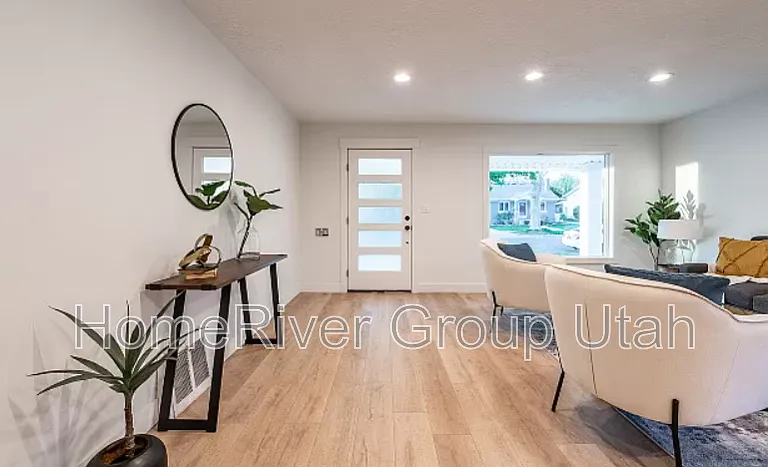 1626 E Downington Ave — Photo 7