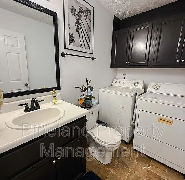 815 Zapata Ln — Photo 18