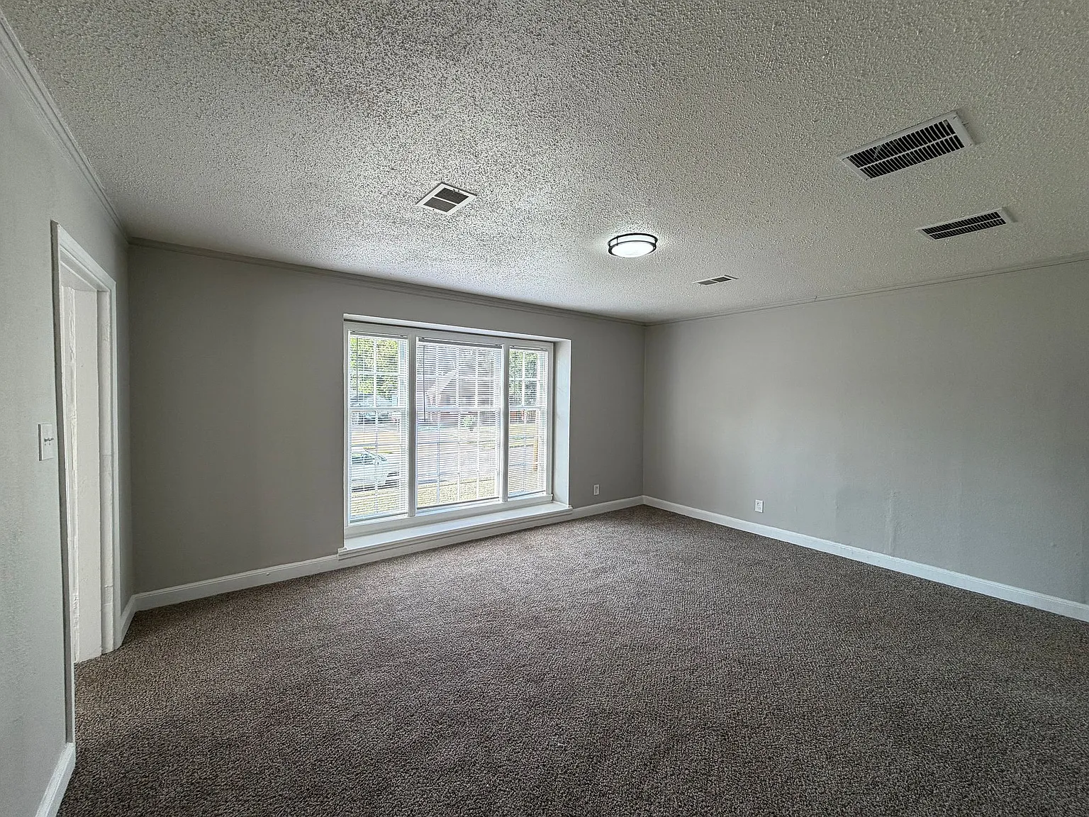 112 E Fernwood Ave — Photo 3