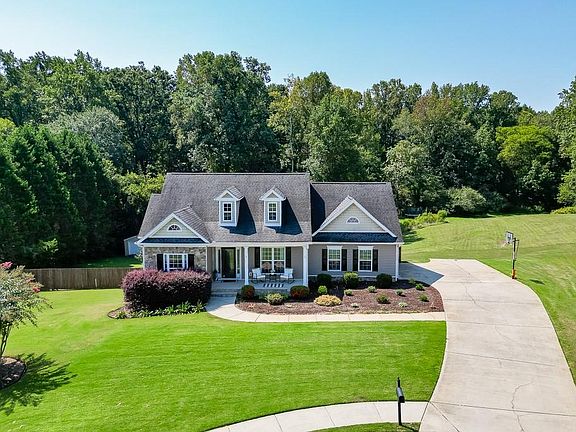 2nd image of 131 Wood Cv