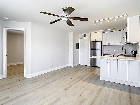 5th image of 4724 Walden Cir #1532