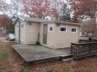 50 Fearing St, Buzzards Bay, MA 02532