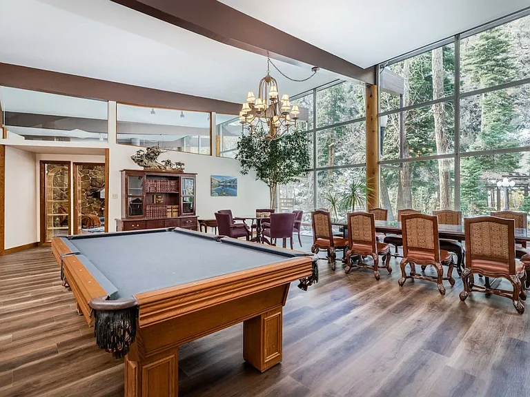 Building's Lounge