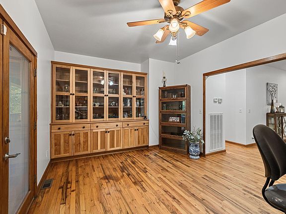 17th image of 6245 Green Town Rd