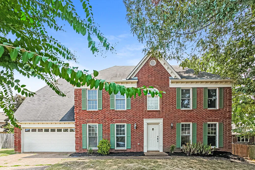 4 bed, 2.5 bath, 2589 sqft, $2,830 — Photo 1