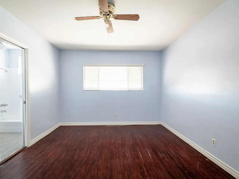 123 N Spruce St — Photo 14