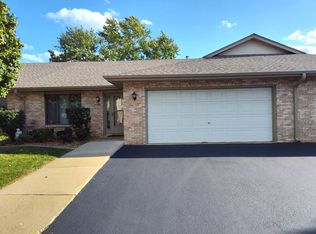 2628 Eagle Dr #2628, Joliet, IL 60436
