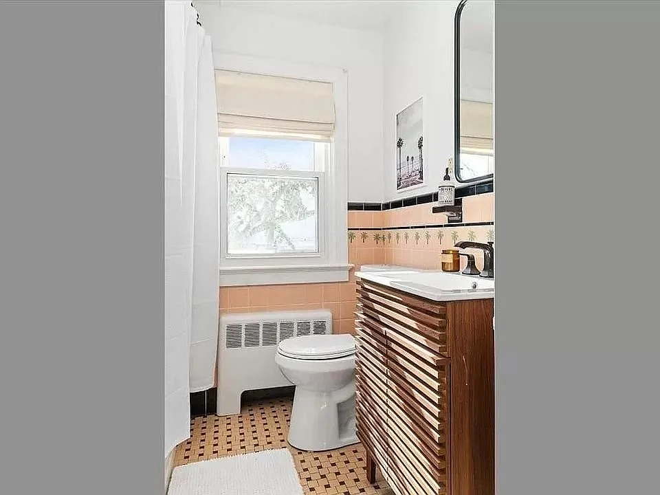 2 bed, 888 sqft, $3,600 — Photo 4