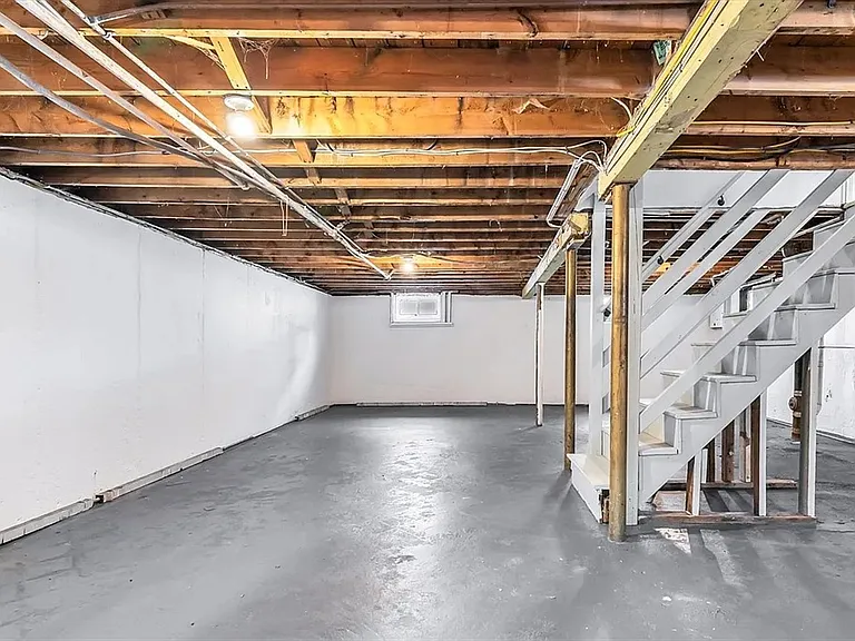 212 Cambridge Rd — Photo 31