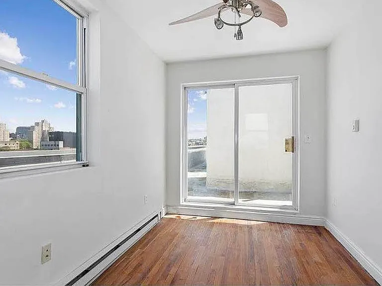 306 Bond St #4A — Photo 5