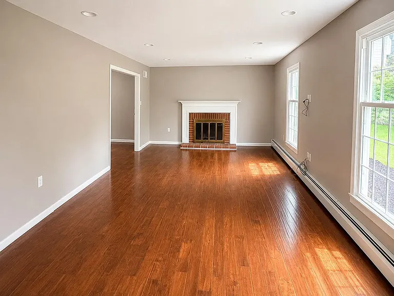 5555 Bittersweet Ln — Photo 6