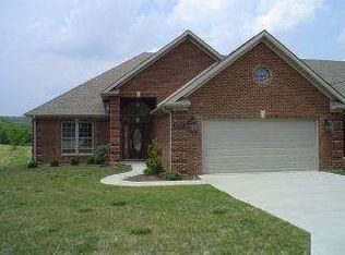201 River Run Dr, Richmond, KY 40475
