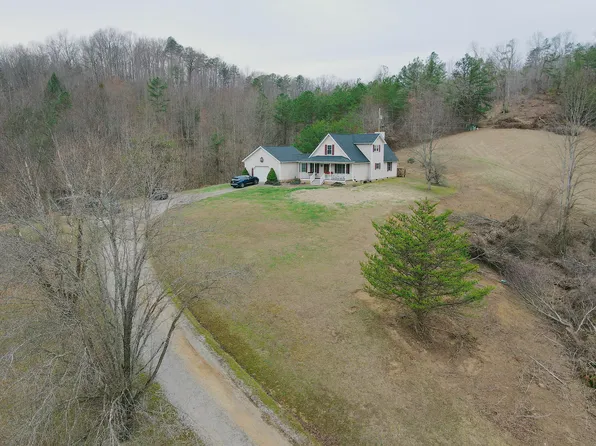 220 Twin Oak Ln, Manchester, KY 40962