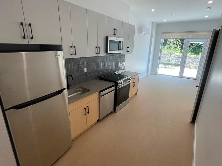 74 Webster St #B1 — Photo 1