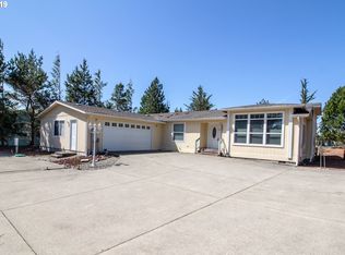 884 33rd Pl, Florence, OR 97439