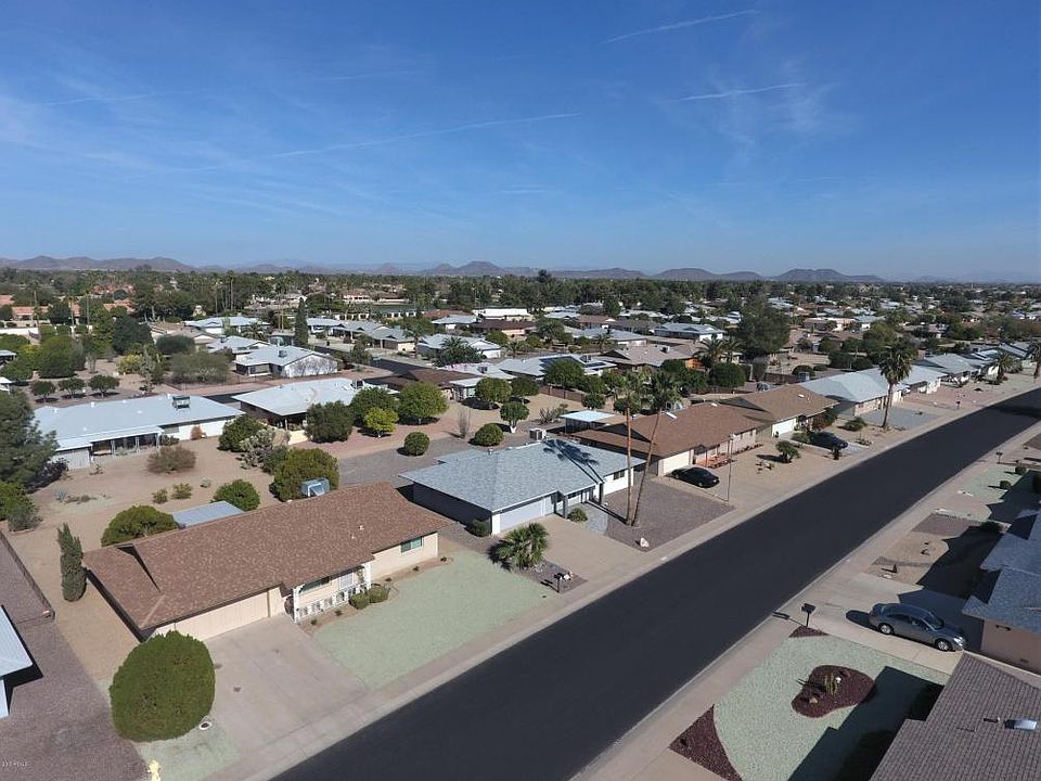 1st image of 9630 W Willowbrook Dr