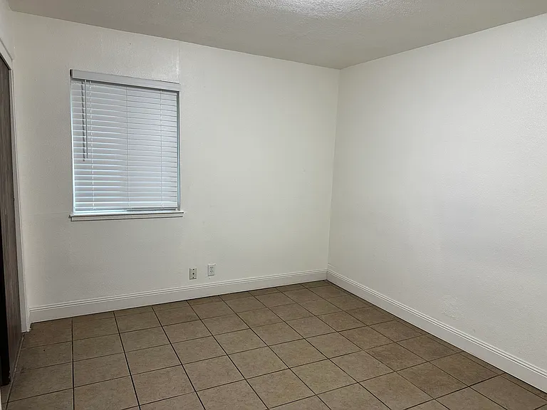 2129 S Union St #2129 — Photo 12
