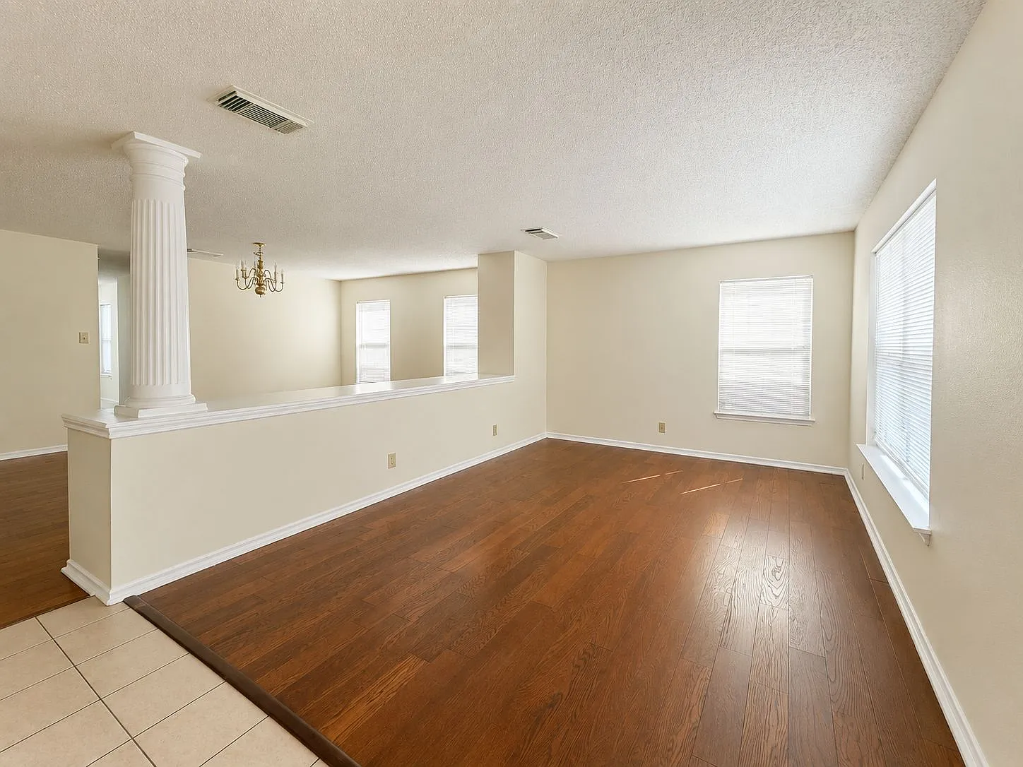 4 bed, 2.5 bath, 3288 sqft, $1,850 — Photo 2