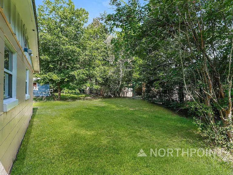 6813 Tinkerbell Ln — Photo 15