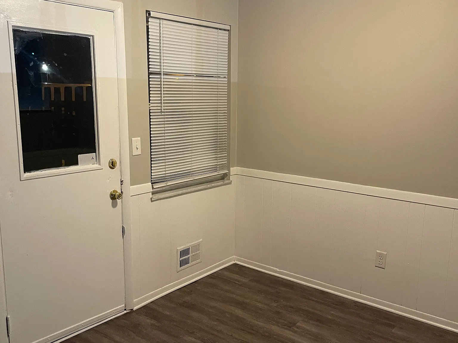 2 bed, 405 sqft, $1,400 — Photo 2