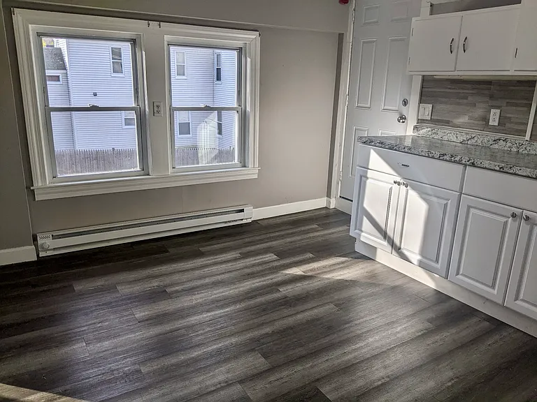 172 Union St #D — Photo 9