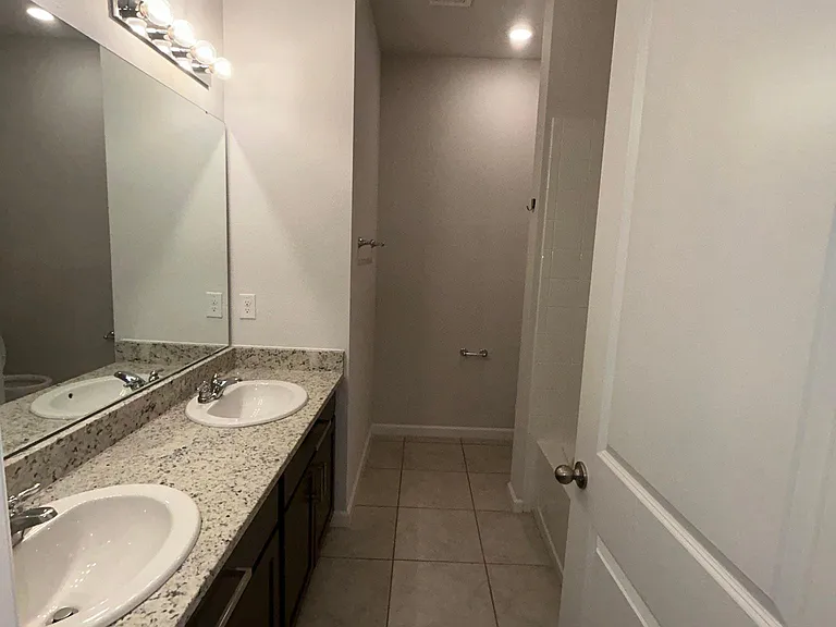 228 Hillcrest Dr — Photo 15