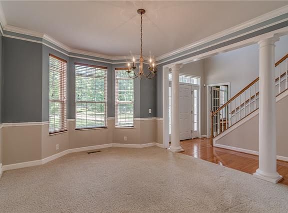 4th image of 216 Aspenwood Ln