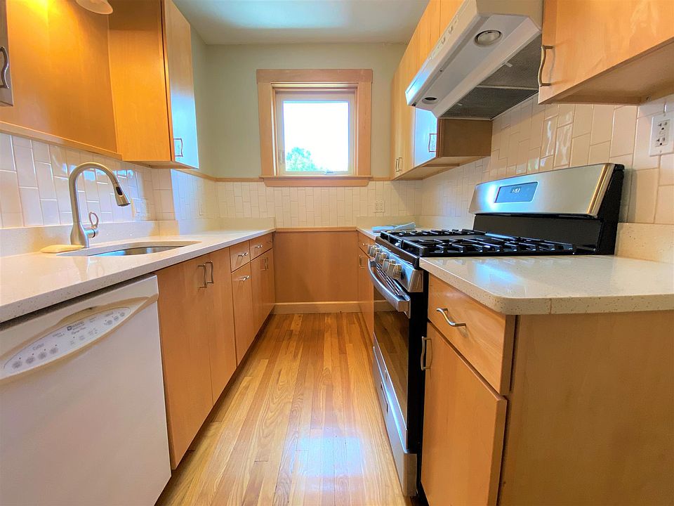 1st image of 520 High St #33B
