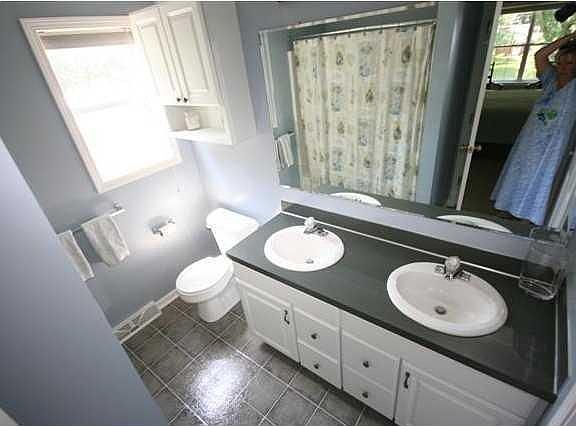 5th image of 3149 Jeanlin Dr SE