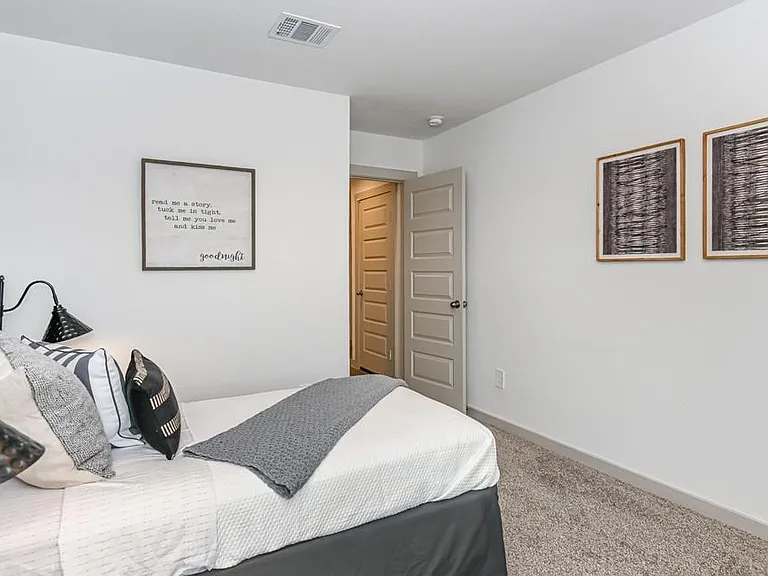 7918 Murciana Dr — Photo 4