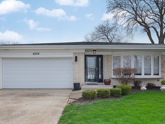 2nd image of 6939 N Waukesha Ave