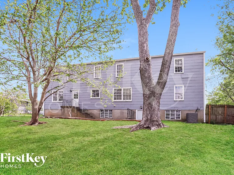 8712 Marty Ln — Photo 18