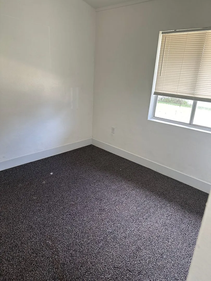 MP-Oak Tree Apartments — Photo 2