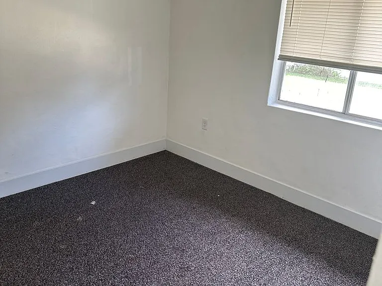 MP-Oak Tree Apartments — Photo 2