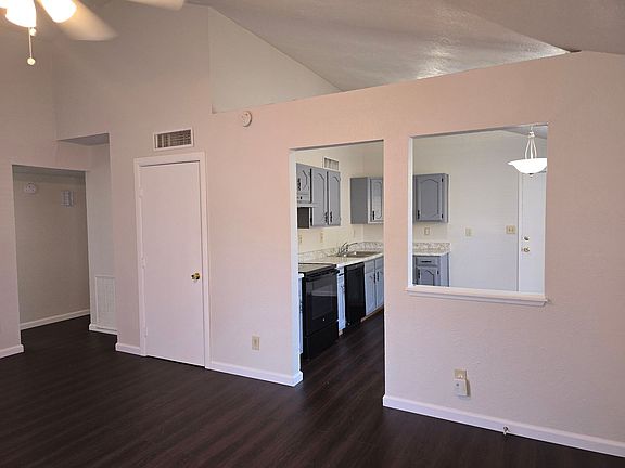 4th image of 4120 Spindletree Ln