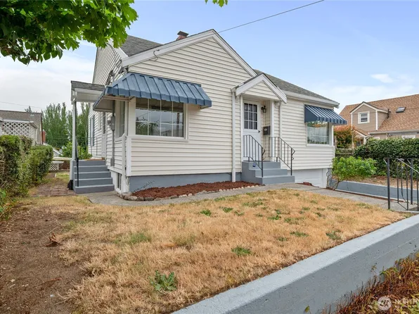 1710 8th Street, Bremerton, WA 98337