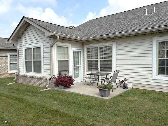 5th image of 2101 Eastfield Dr