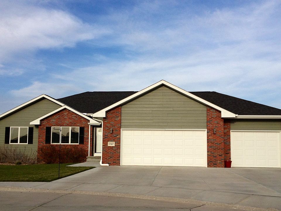 1st image of 707 11th Avenue Pl