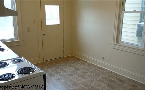 2nd image of 524 Gaston Ave