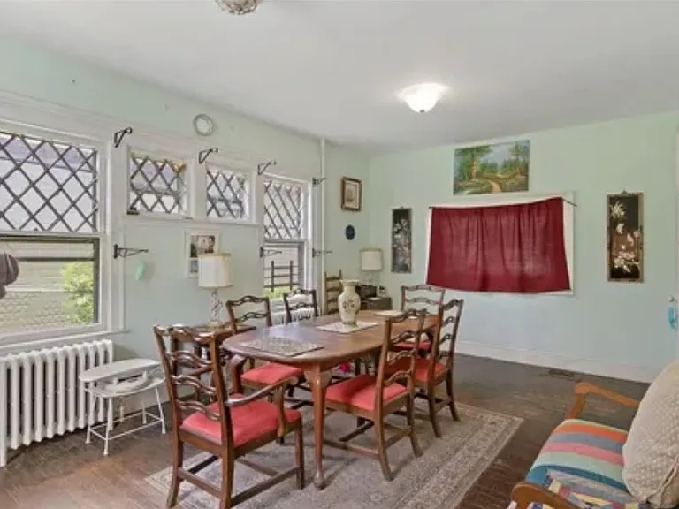 226 Castleton Ave — Photo 6