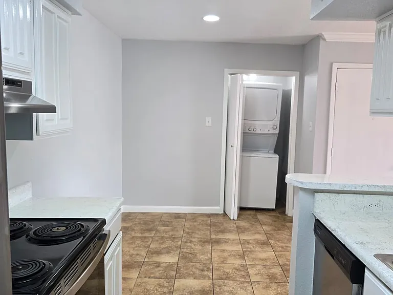 4747 Allendale Rd — Photo 45