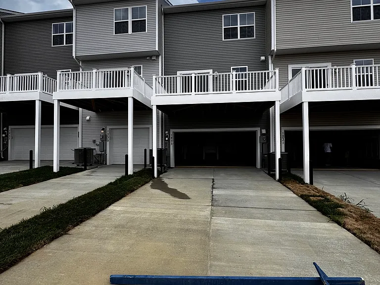 1233 Cedar Valley Rd — Photo 4