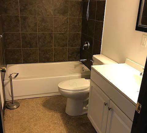 5th image of 529 Kelton Ave #31
