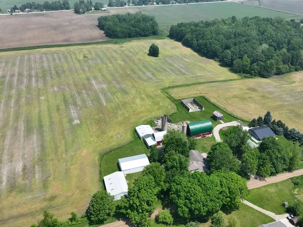 2523 E Wildcat Rd, Saint Johns, MI 48879