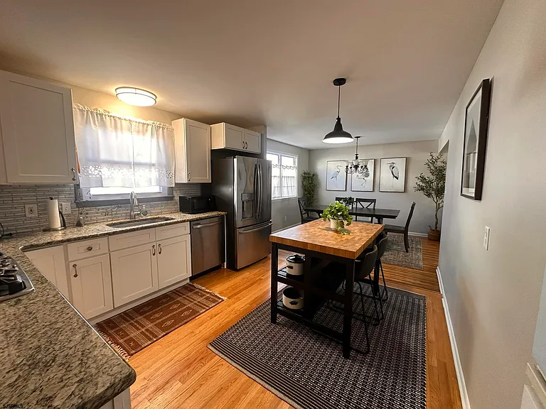 611 N Delavan Ave — Photo 10