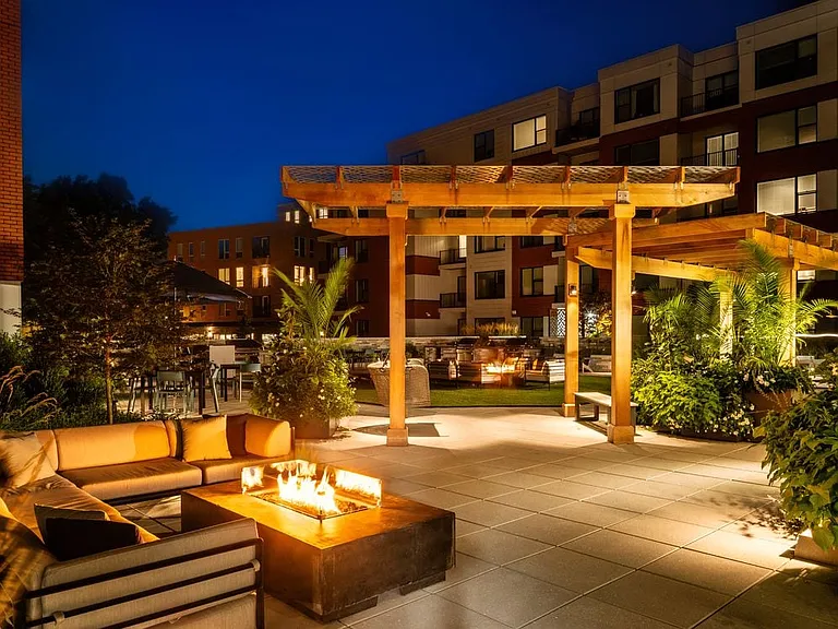 Outdoor lounge with firepit