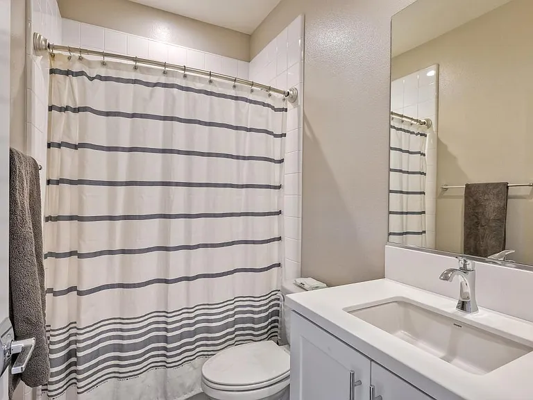 16242 Camden Cir — Photo 18