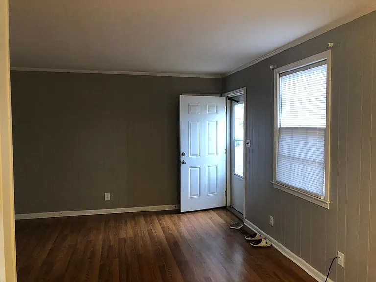 225 Old Hopkinsville Hwy — Photo 2